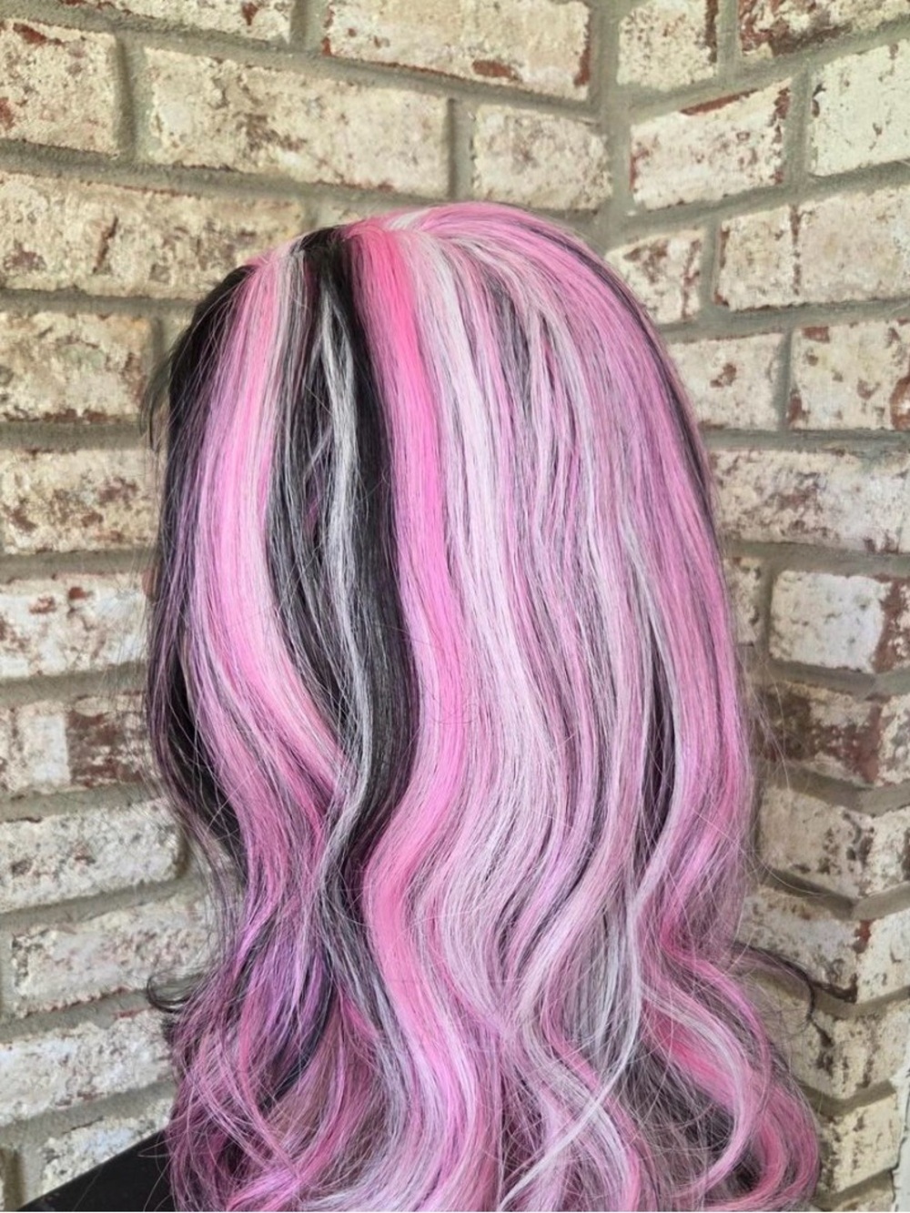 Y2K RARE. lace Front Women's Wig - Black with Pink Highlights - Picture 4 of 4